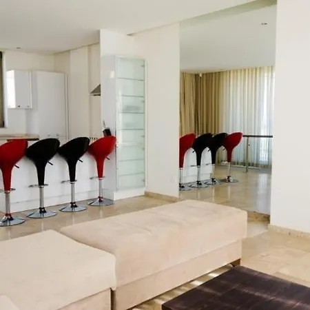 Geris Sleeps 6 With Pool And Air Con *